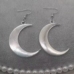 NEW Silver Crescent Moon Dangle Earrings